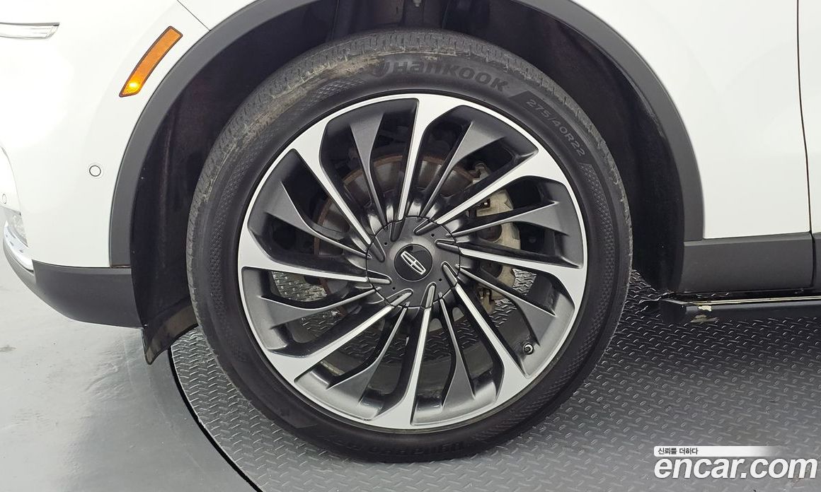 Lincoln Aviator 2nd Gen фото 5