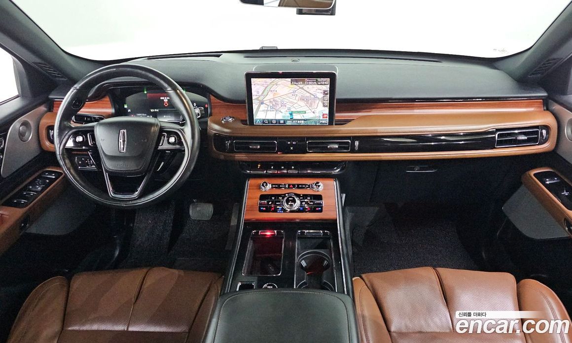 Lincoln Aviator 2nd Gen фото 7