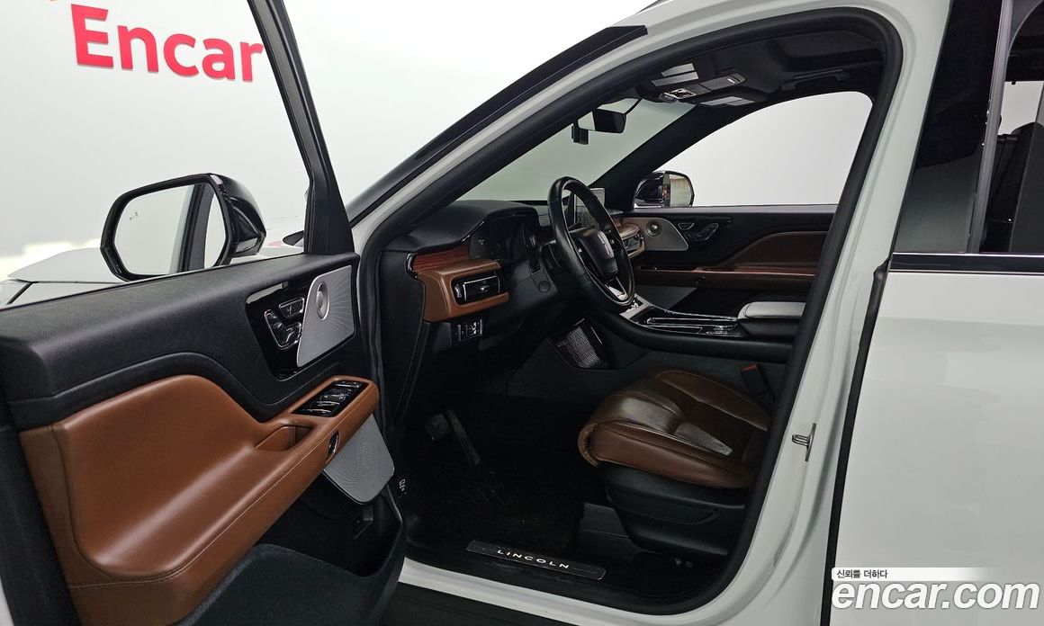 Lincoln Aviator 2nd Gen фото 10