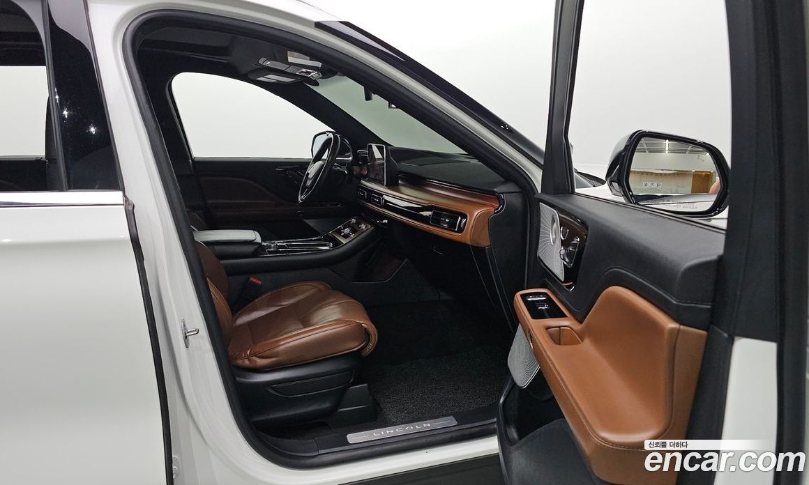 Lincoln Aviator 2nd Gen фото 17