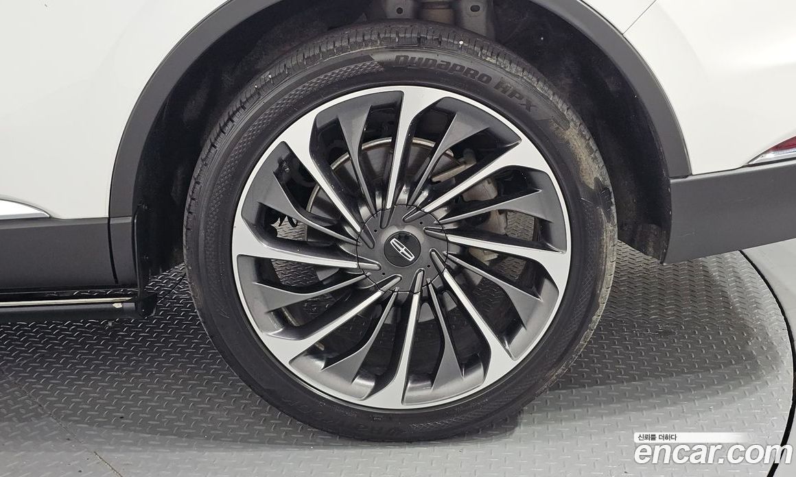 Lincoln Aviator 2nd Gen фото 21