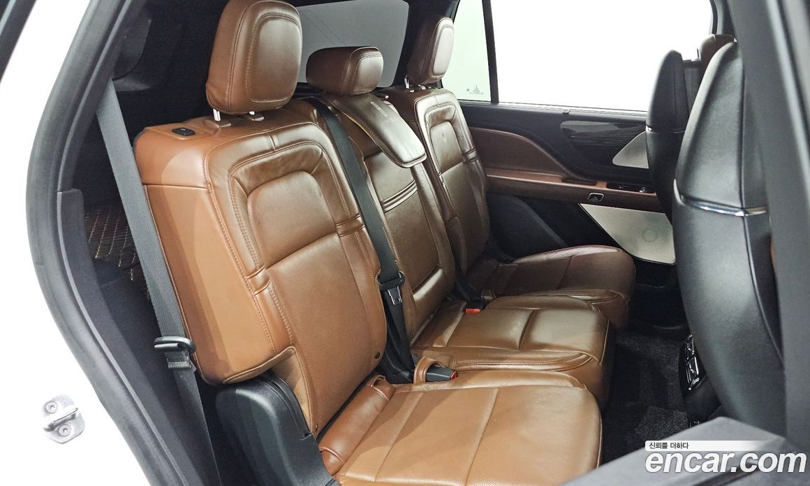 Lincoln Aviator 2nd Gen фото 31