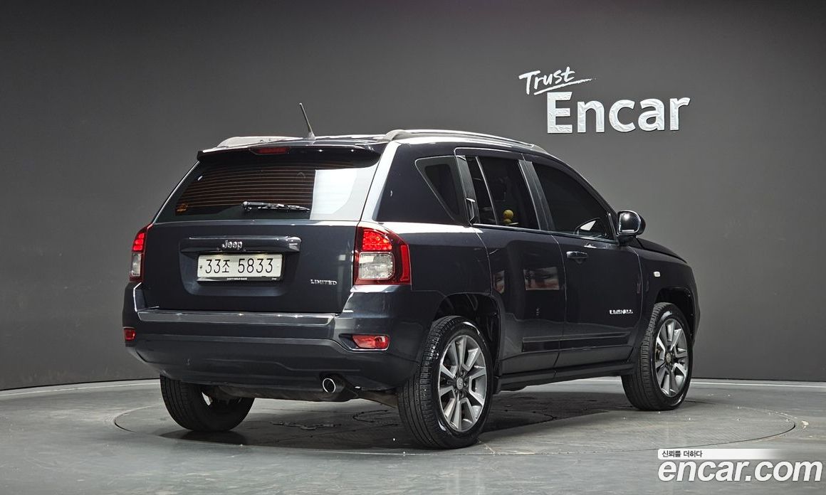 Jeep Compass фото 2