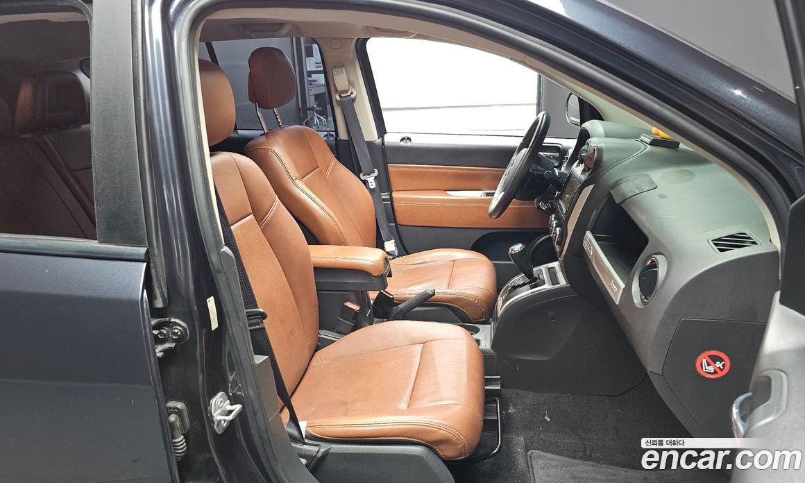 Jeep Compass фото 10