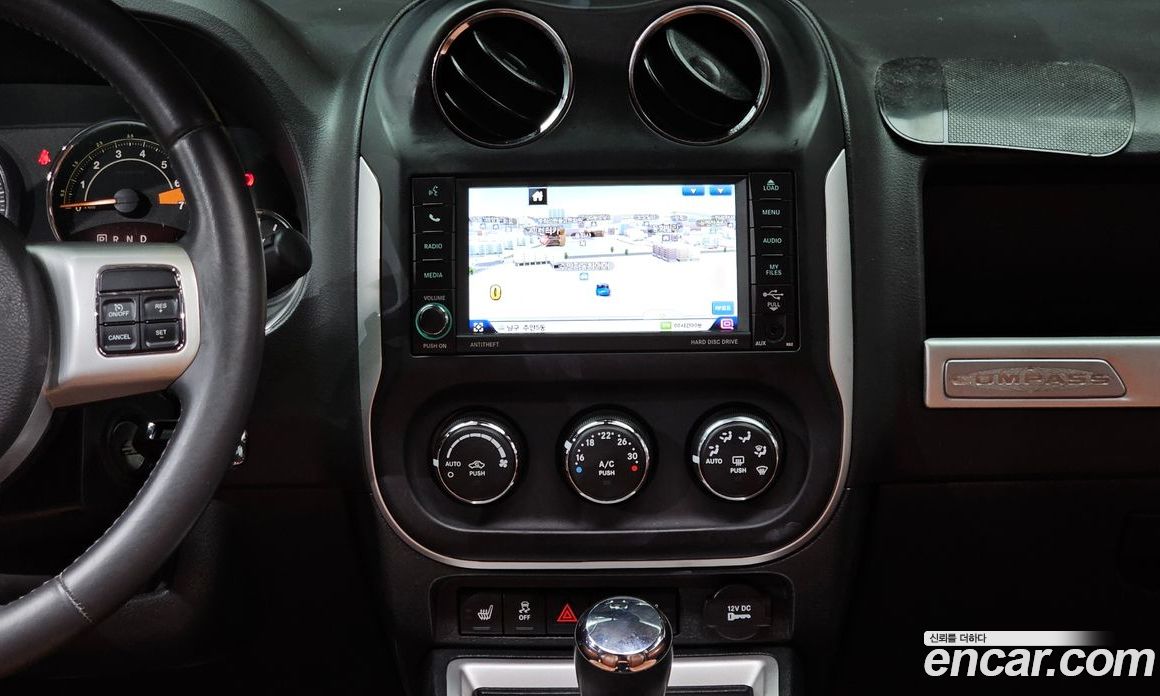 Jeep Compass фото 14