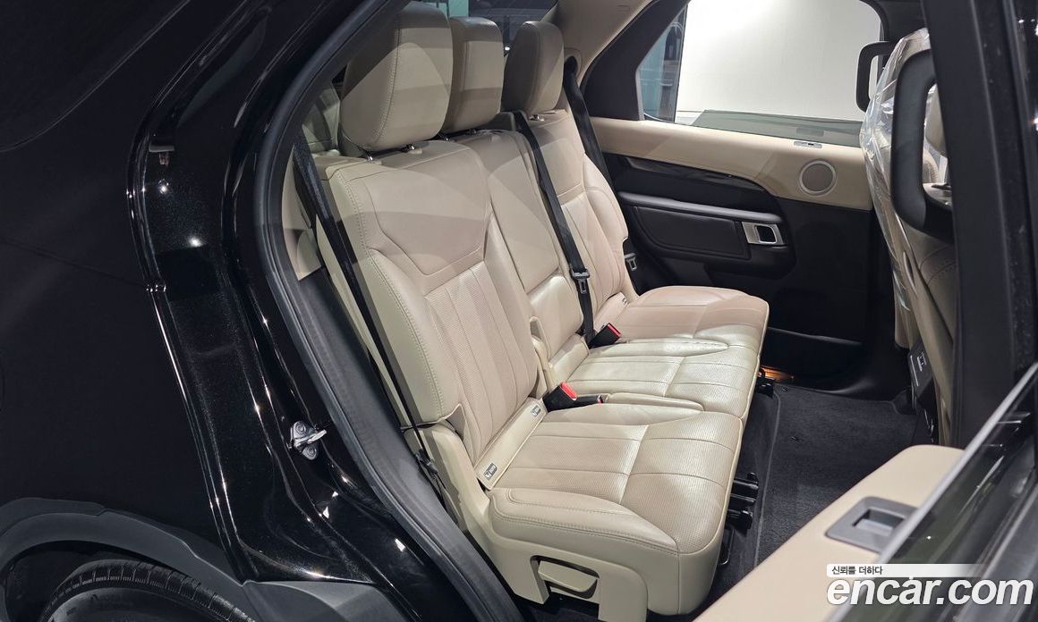 Land Rover Discovery 5 фото 11
