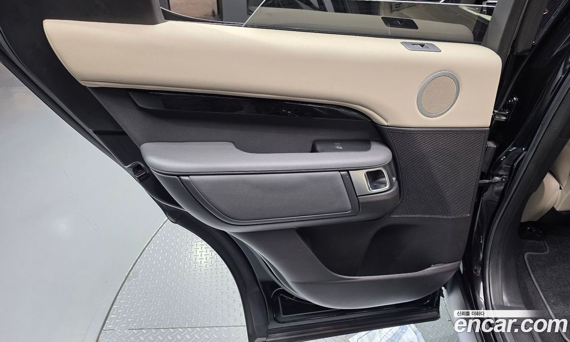 Land Rover Discovery 5 фото 25