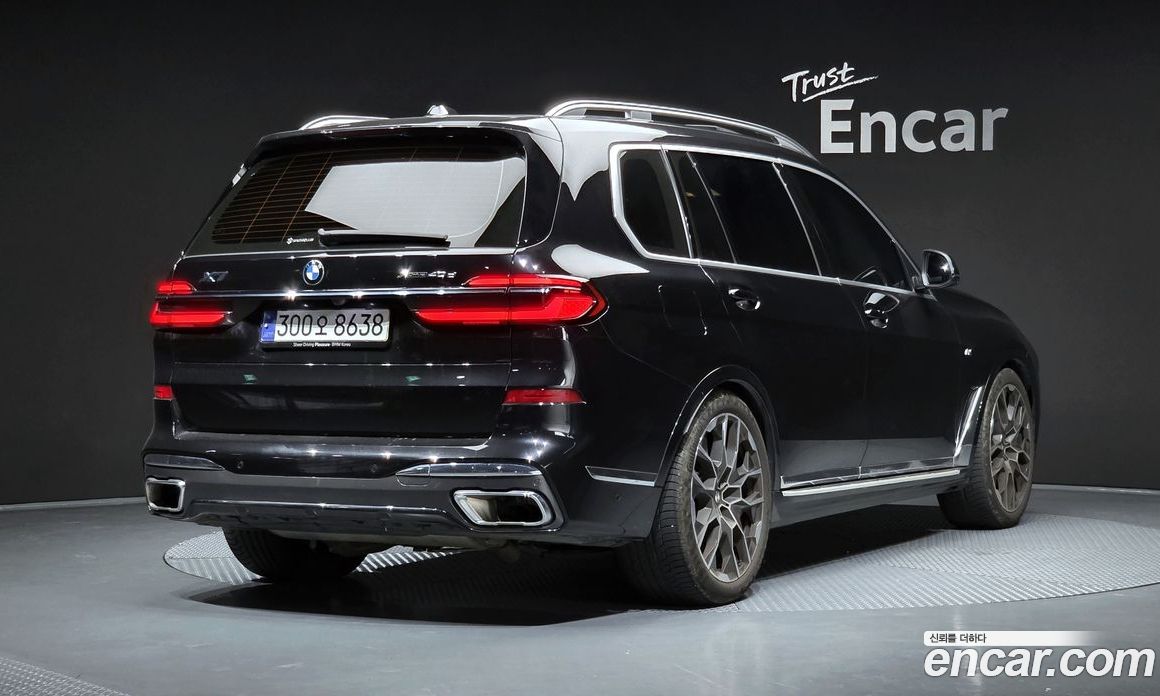 BMW X7 (G07) фото 2