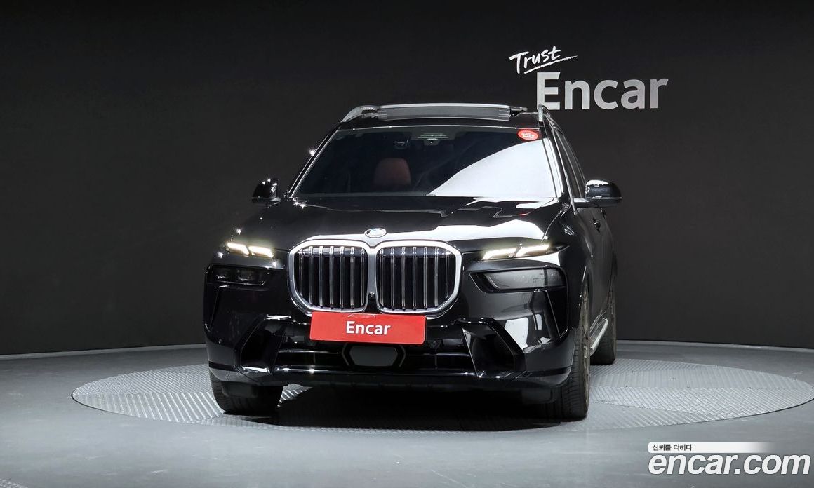 BMW X7 (G07) фото 3