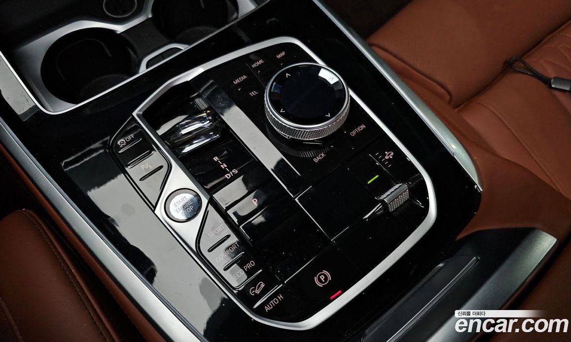 BMW X7 (G07) фото 9