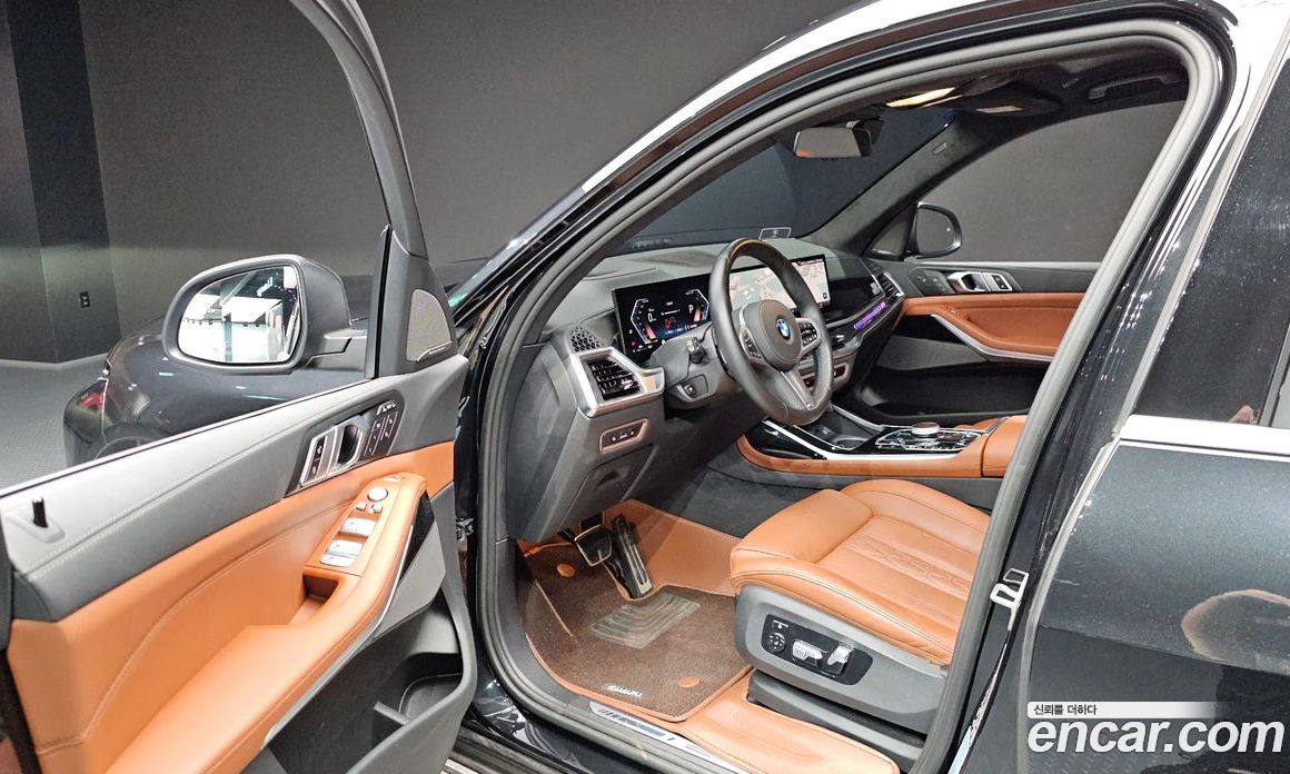 BMW X7 (G07) фото 10