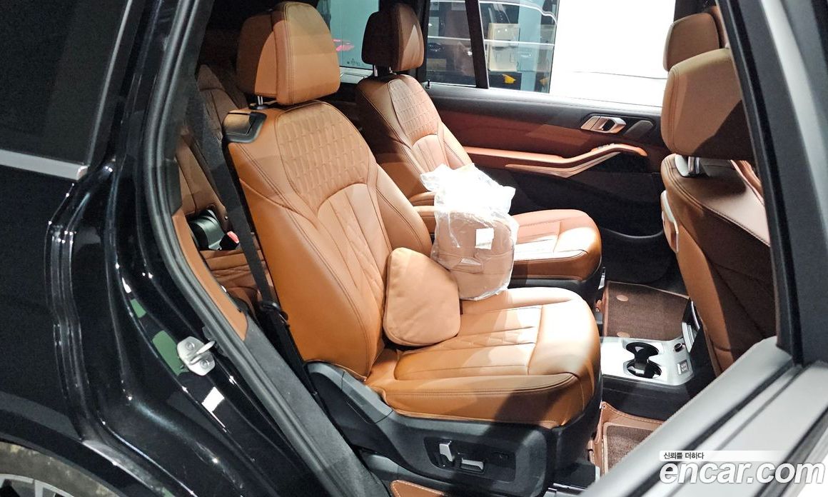 BMW X7 (G07) фото 11