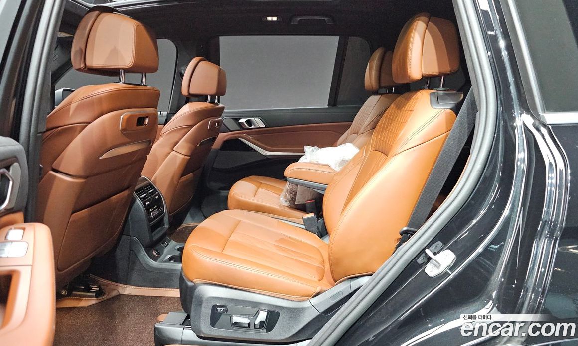 BMW X7 (G07) фото 26