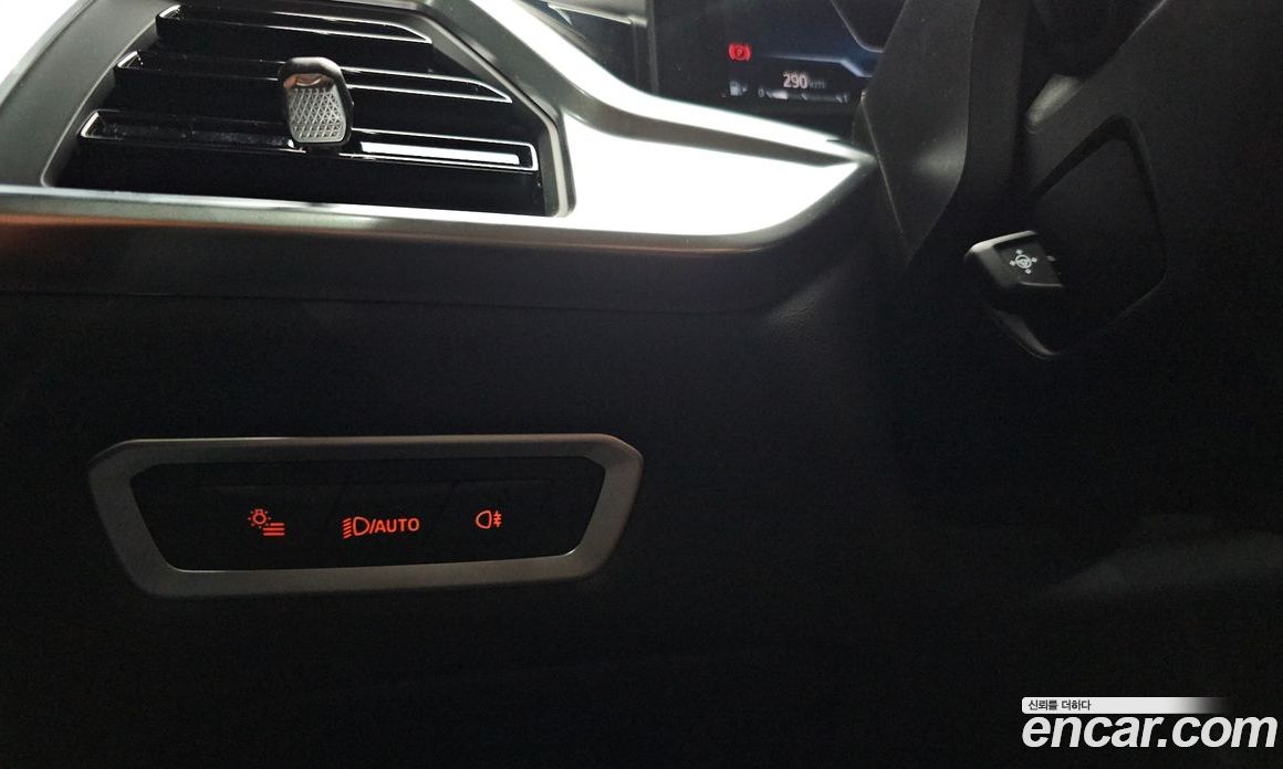 BMW X7 (G07) фото 27