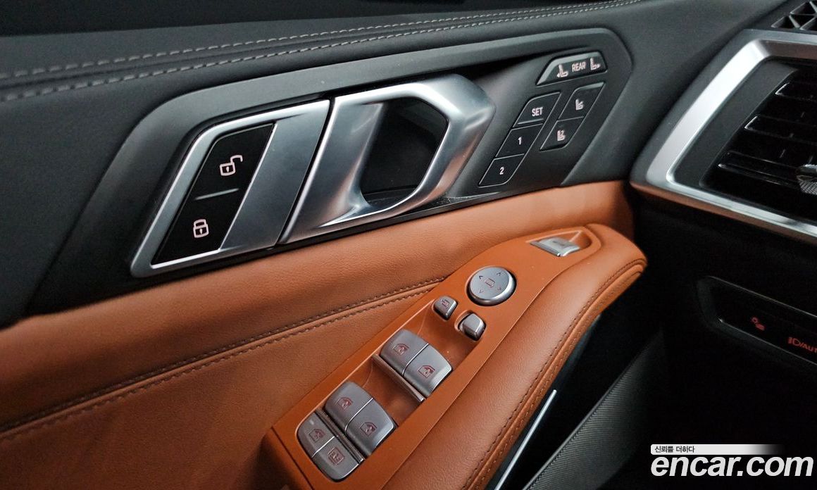 BMW X7 (G07) фото 33