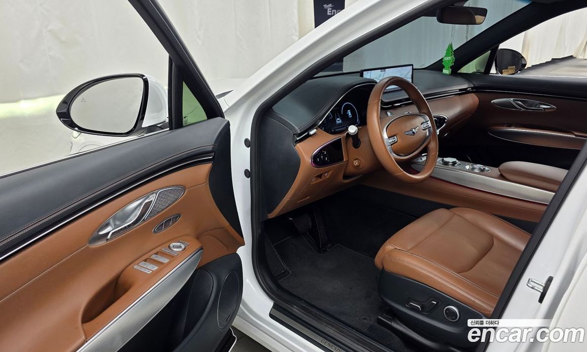Genesis GV70 фото 10