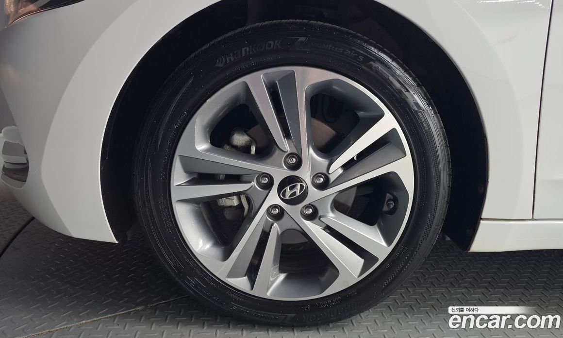Hyundai Avante (AD) 6th Gen фото 5