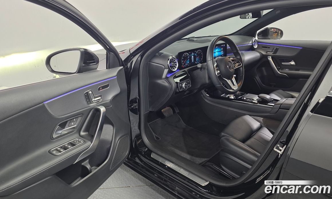 Mercedes-Benz A-Class W177 фото 10