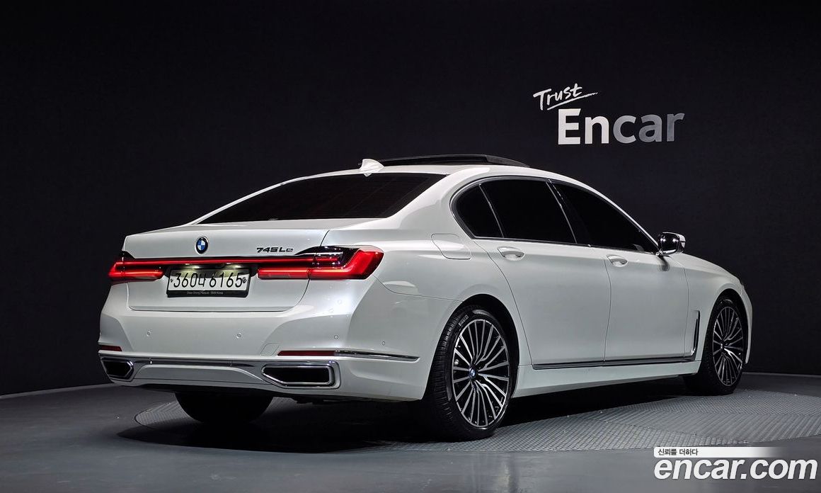 BMW 7-Series (G11) фото 2