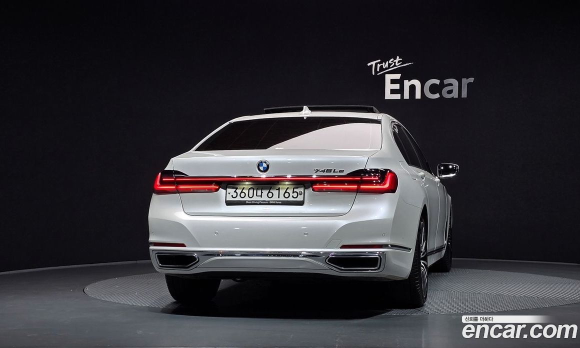 BMW 7-Series (G11) фото 4