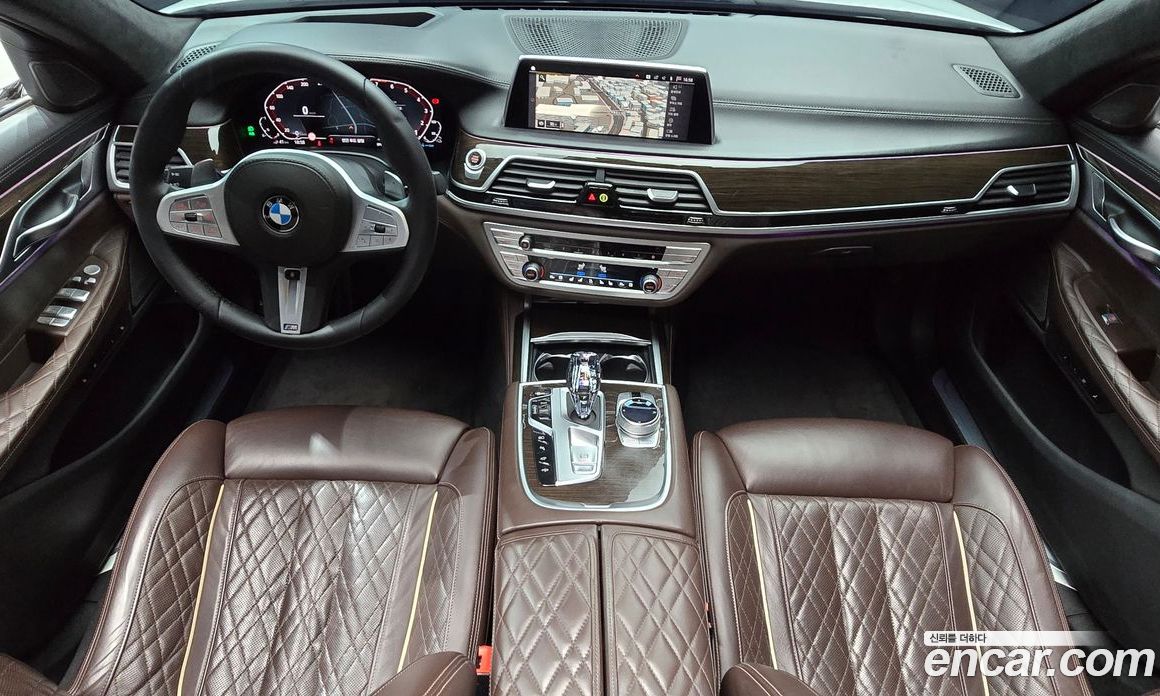 BMW 7-Series (G11) фото 7