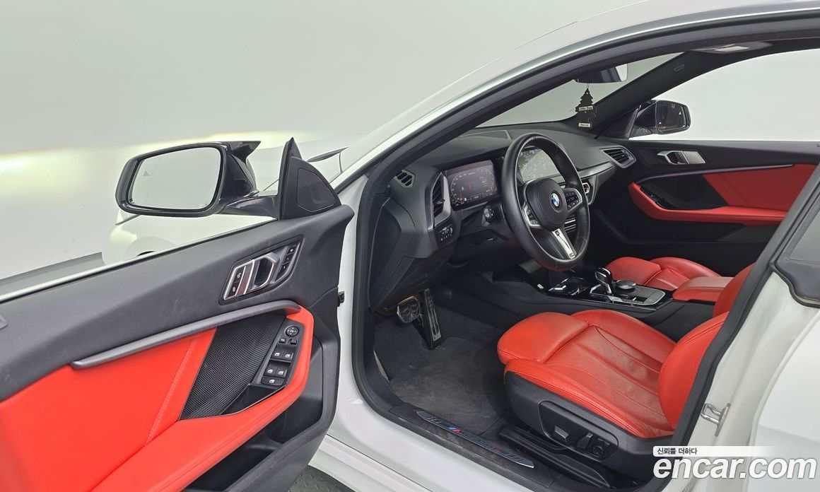 BMW 2-Series (F44) фото 10