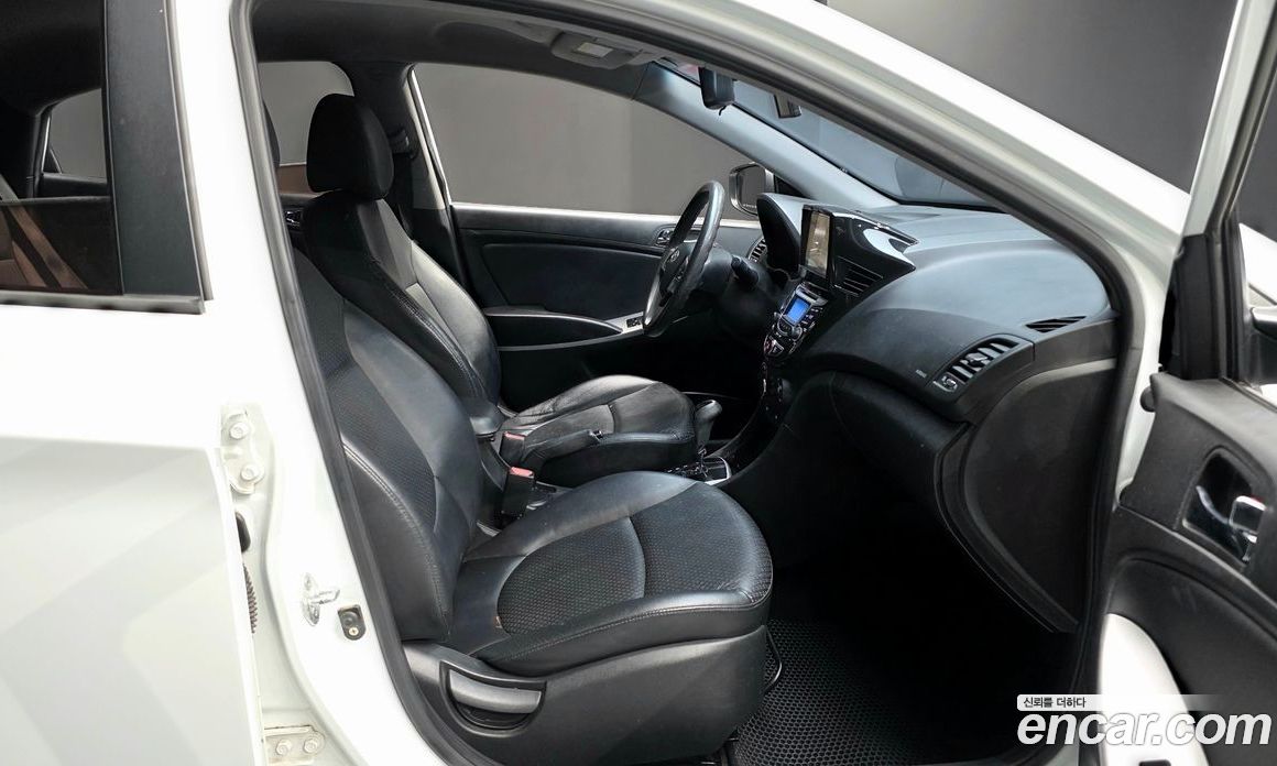 Hyundai Accent (New Type) фото 10
