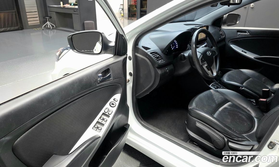 Hyundai Accent (New Type) фото 12