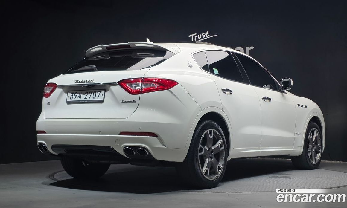 Maserati Levante фото 2
