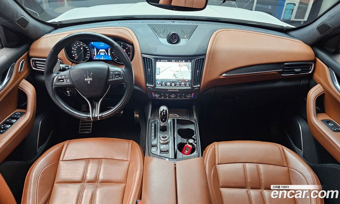 Maserati Levante фото 7