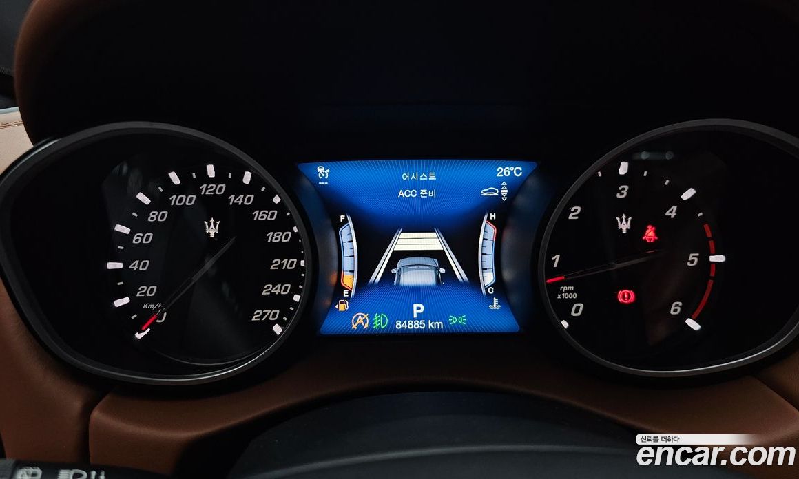 Maserati Levante фото 8
