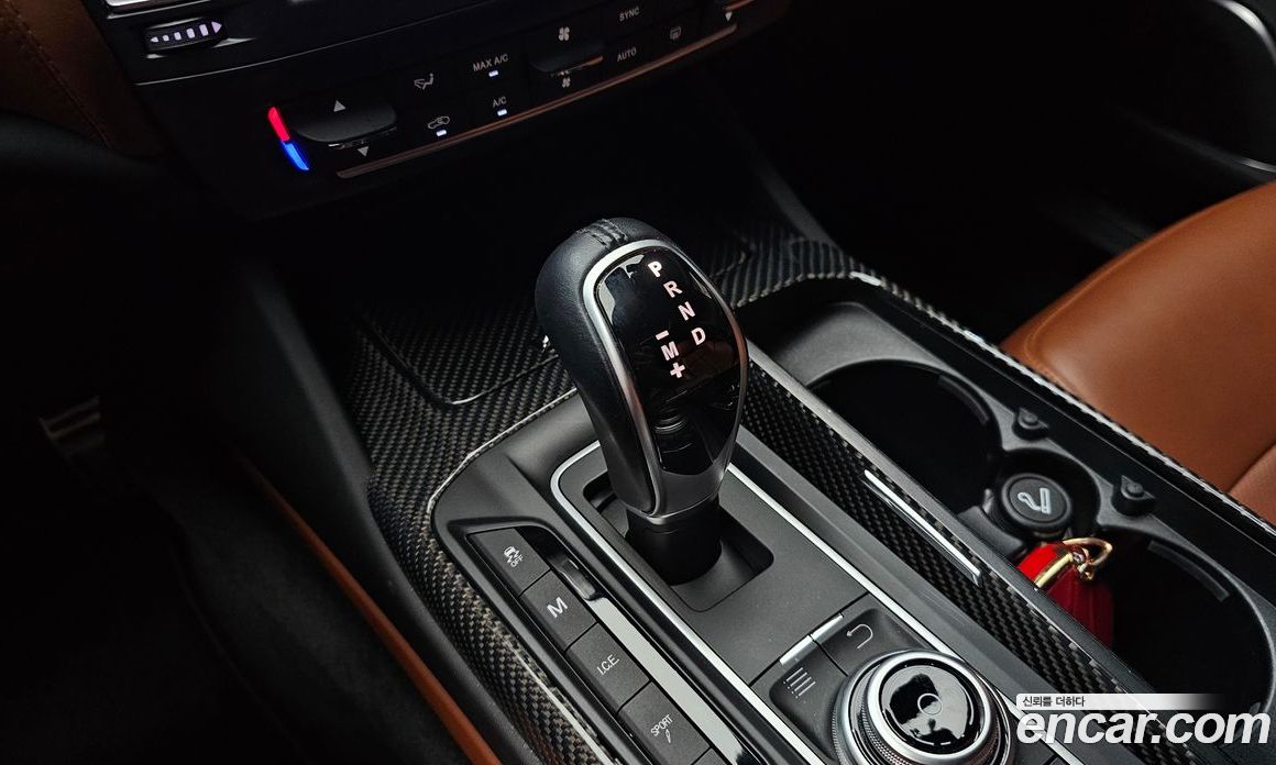 Maserati Levante фото 9