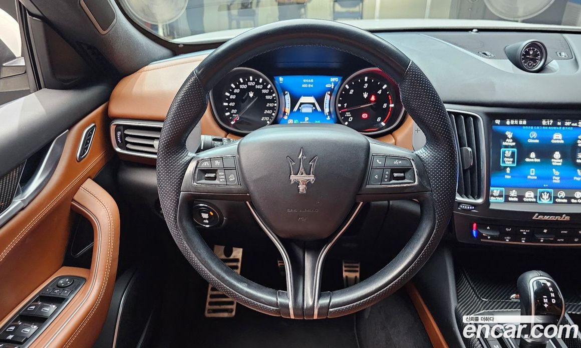 Maserati Levante фото 12
