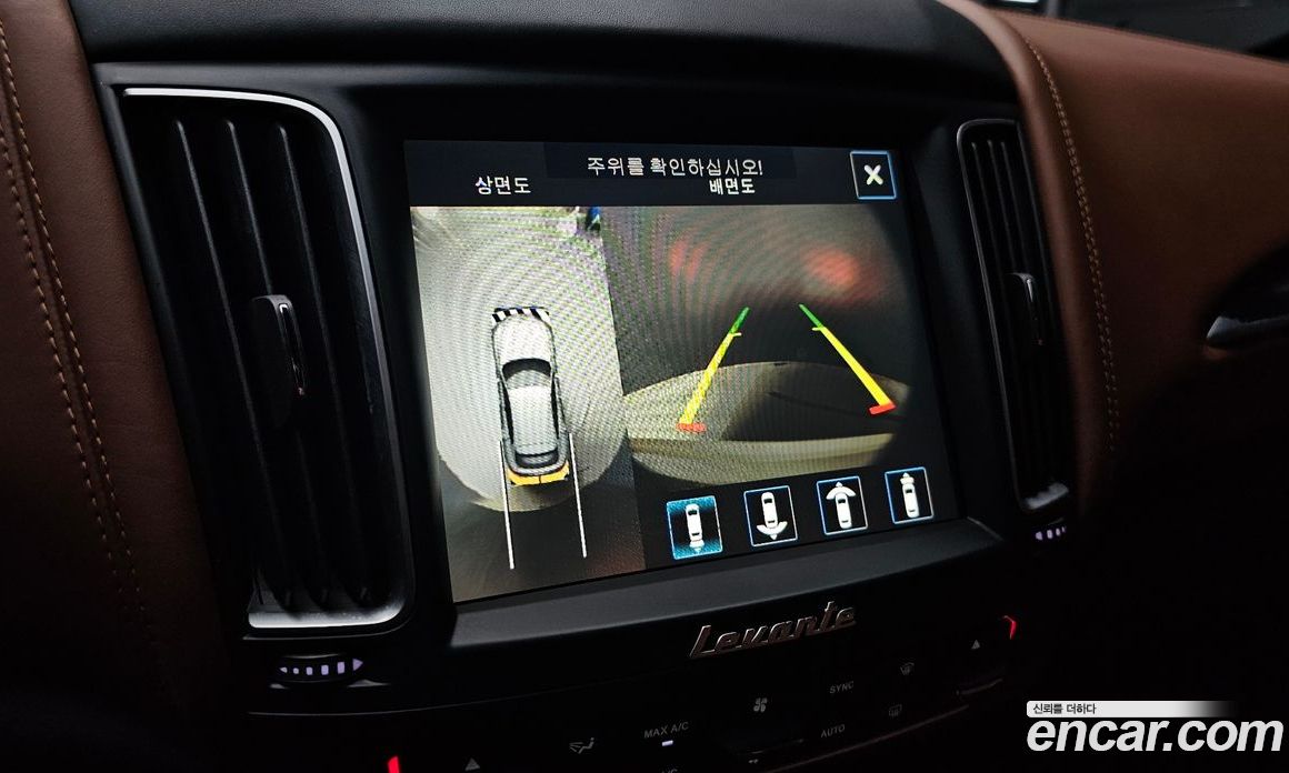 Maserati Levante фото 13