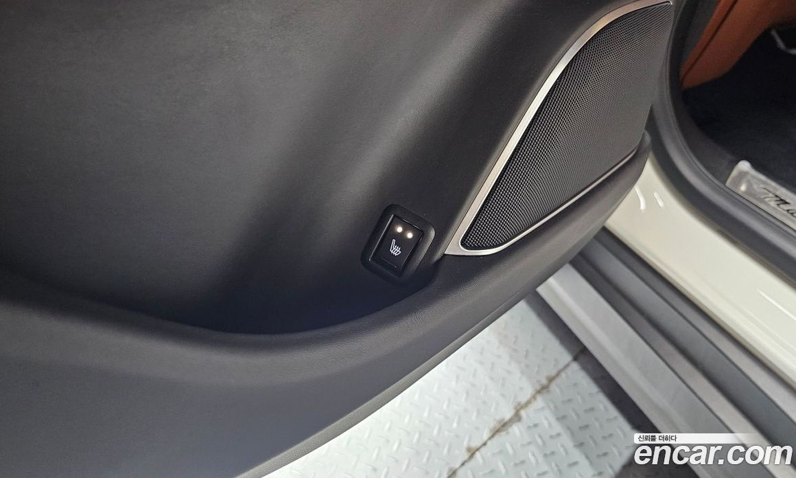 Maserati Levante фото 27