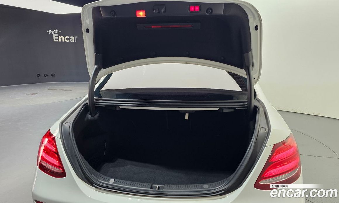 Mercedes-Benz E-Class W213 фото 20