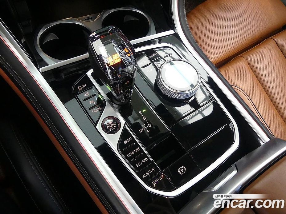 BMW 8-Series (G15) фото 11