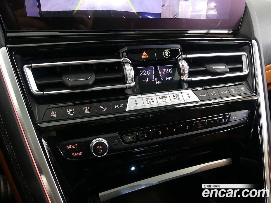 BMW 8-Series (G15) фото 15