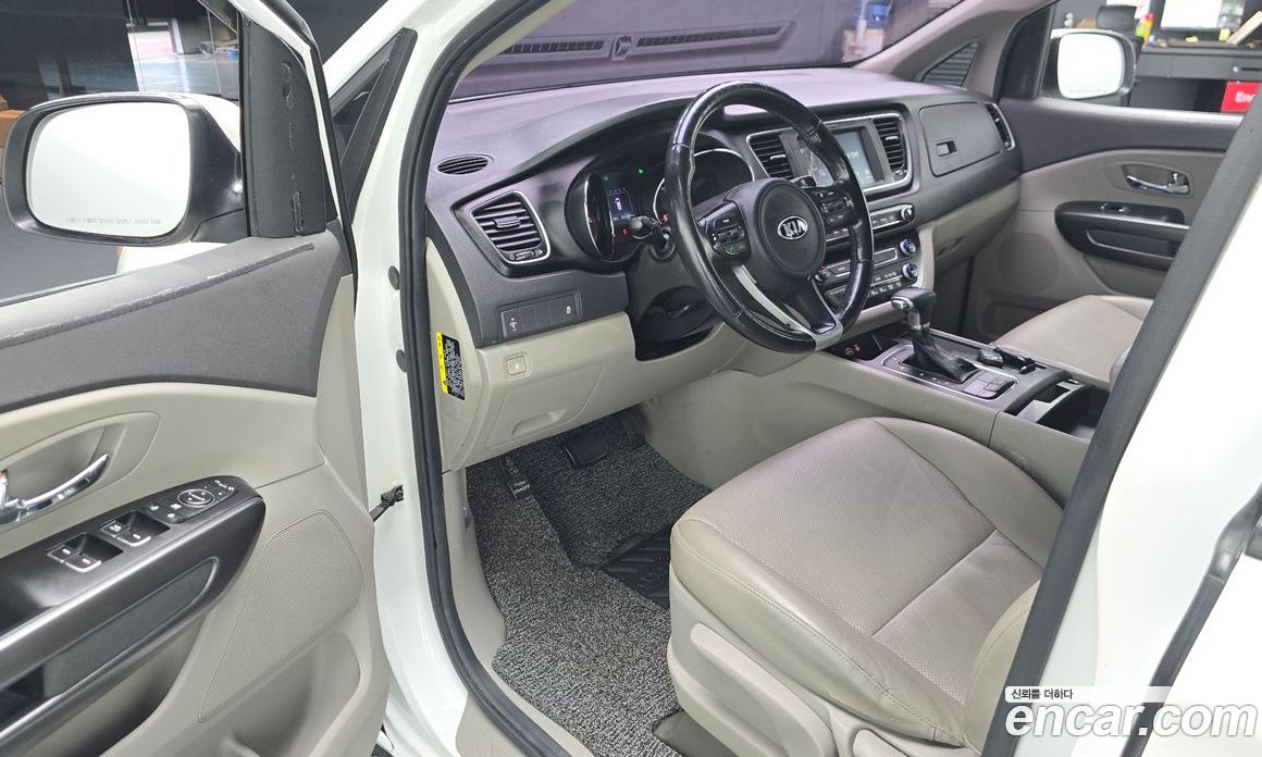 Kia Carnival 3rd Gen фото 10
