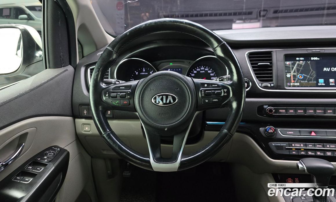 Kia Carnival 3rd Gen фото 12