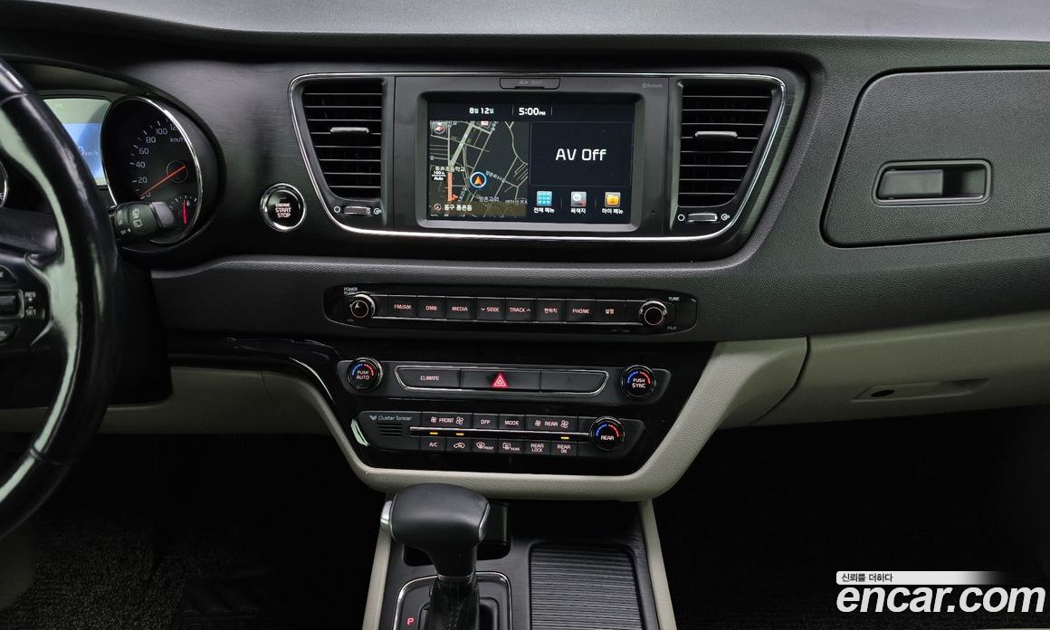 Kia Carnival 3rd Gen фото 13