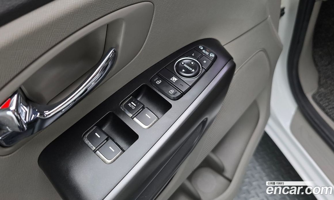Kia Carnival 3rd Gen фото 15