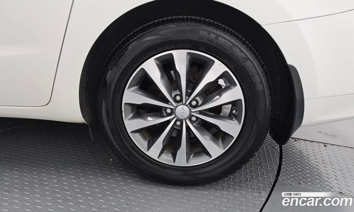 Kia Carnival 3rd Gen фото 21