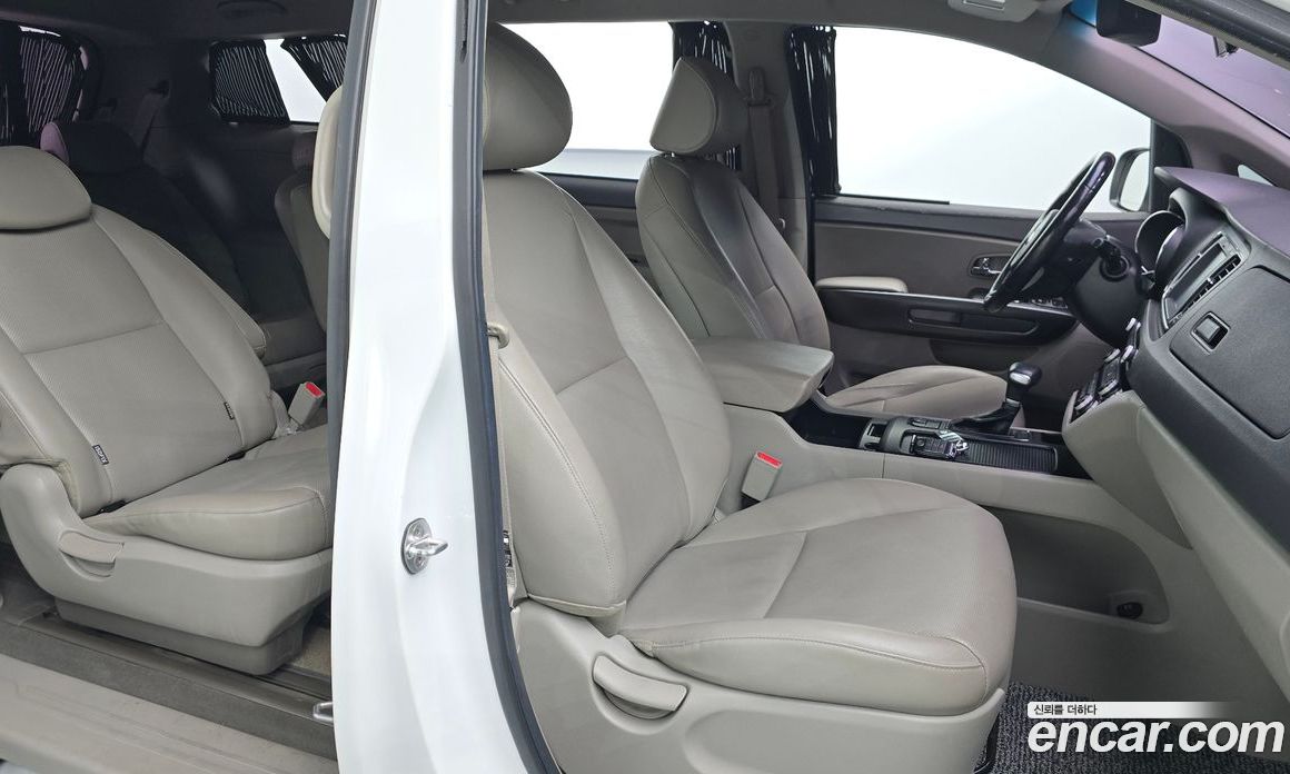 Kia Carnival 3rd Gen фото 26