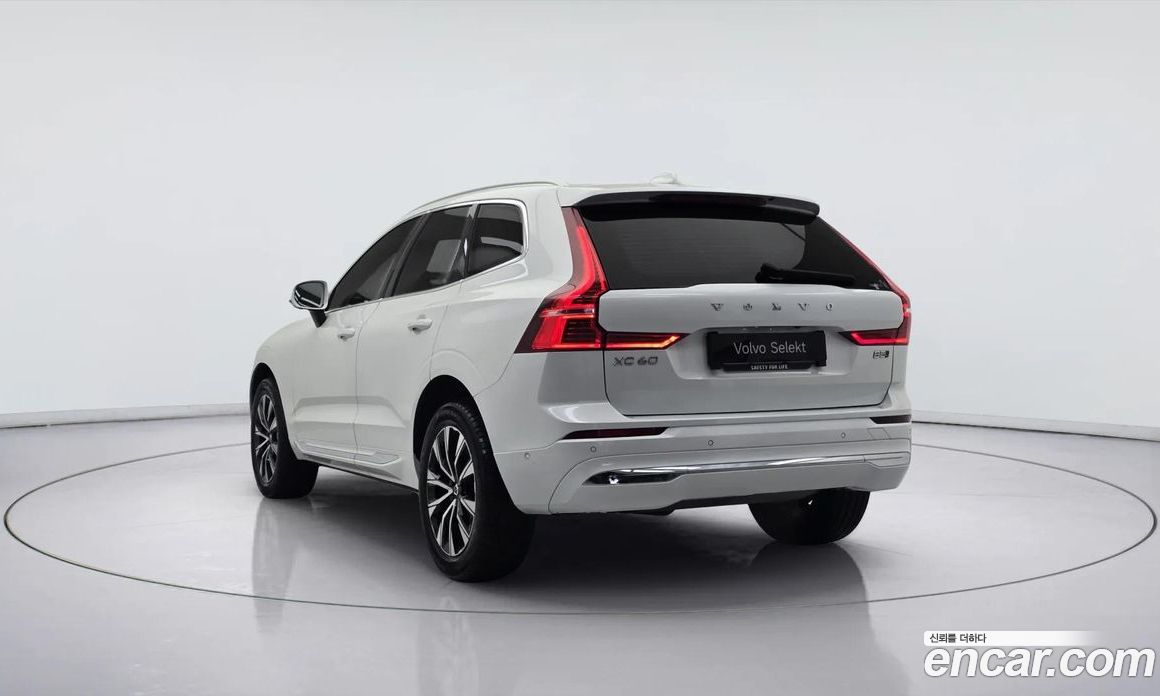 Volvo XC60 2nd Gen фото 5