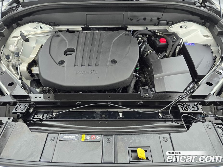Volvo XC60 2nd Gen фото 8