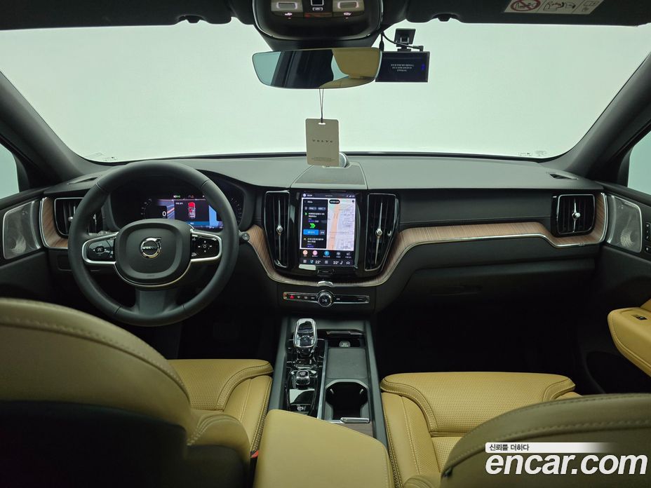 Volvo XC60 2nd Gen фото 10