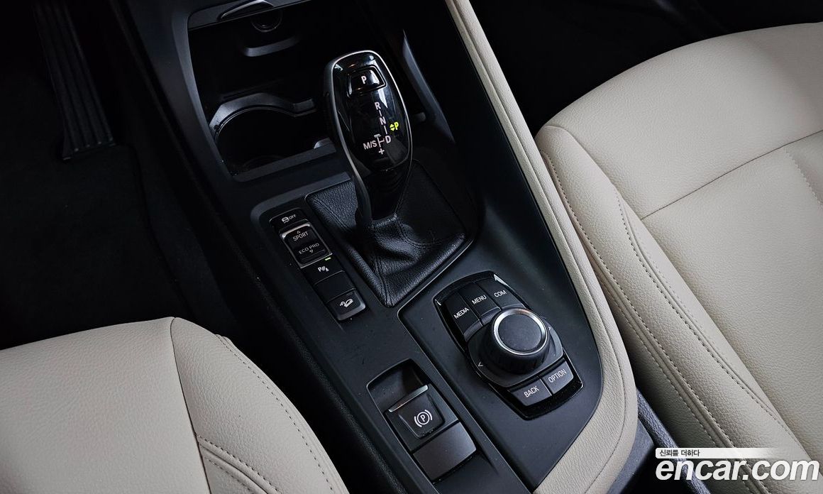 BMW X1 (F48) фото 8