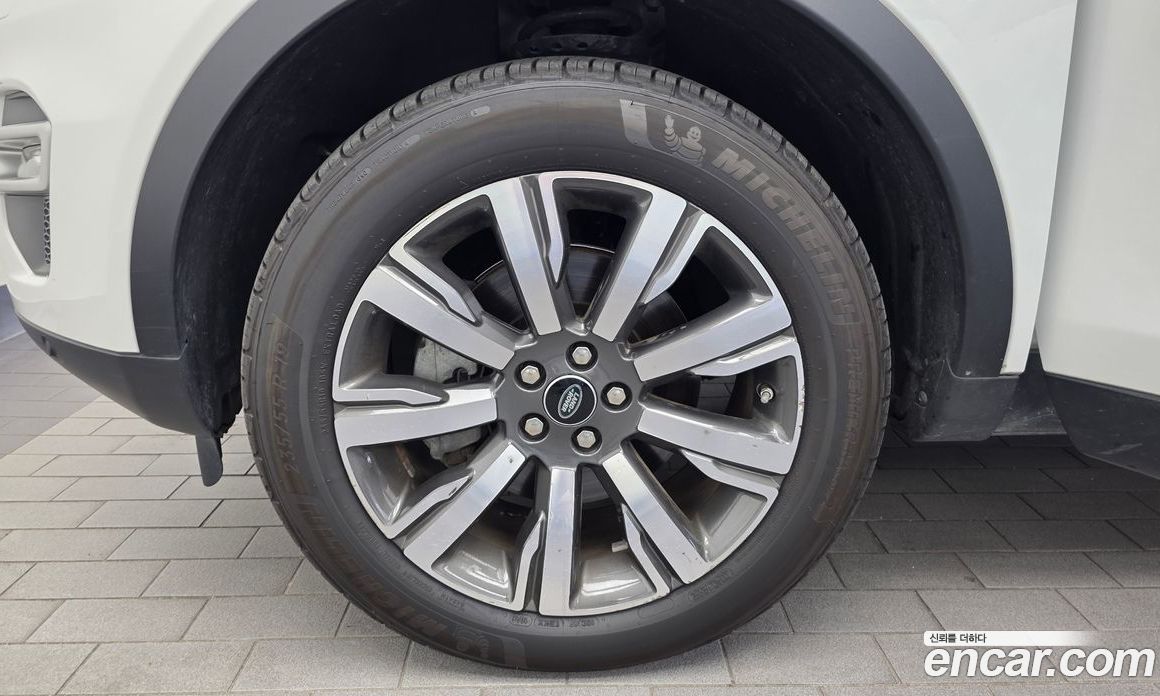 Land Rover Discovery Sport 1st Gen фото 5