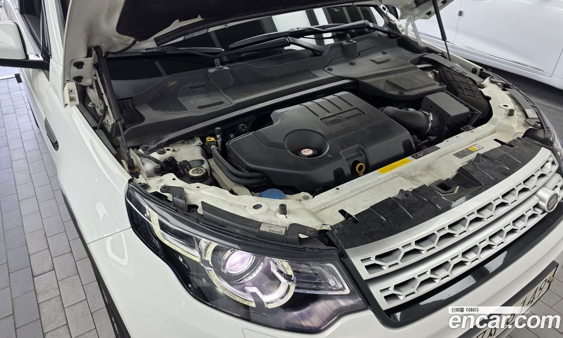 Land Rover Discovery Sport 1st Gen фото 6